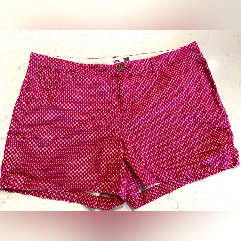 Last chance! EUC Old Navy Shorts